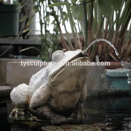 Hot sale small stone frog garden art marble frog water fountain