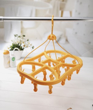 square type Plastic clotheshorse with 22 clips