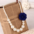 Flor Simple blanco collar de perlas de imitación para niños
