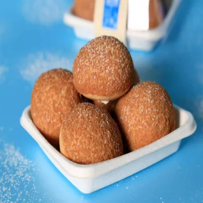 Professional Machine for Filling Cakes, Bread, and Pastries with Cream