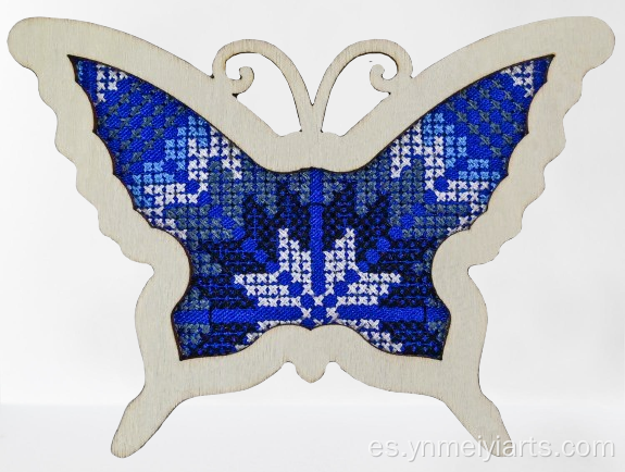Imán de nevera hecho a mano bordado con mariposas de estilo étnico