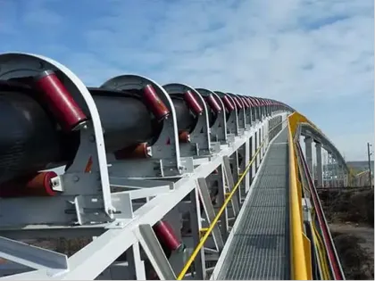 Ultra high strength wear-resistant conveyor belt