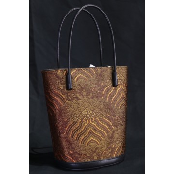 Bolso de lujo de seda marrón bordado no patrimonial