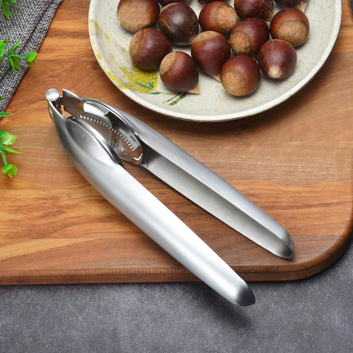 New Stainless Steel Walnut Opener 2 in 1 Quick Chestnut Clip Plier Sheller Chestnut Nut Cracker Multifunctional Kitchen Tools