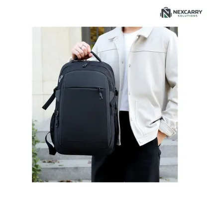 Men`s All-Black Oxford Backpack