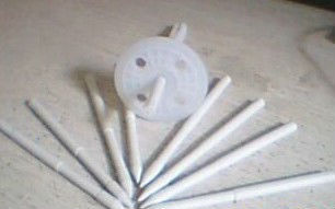 Insulation dowel plastic