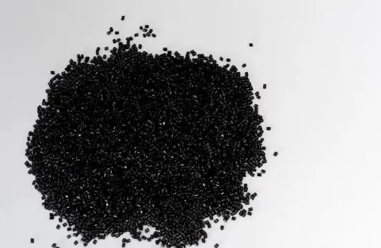 Yarn uses in-situ Nylon 6 black particles