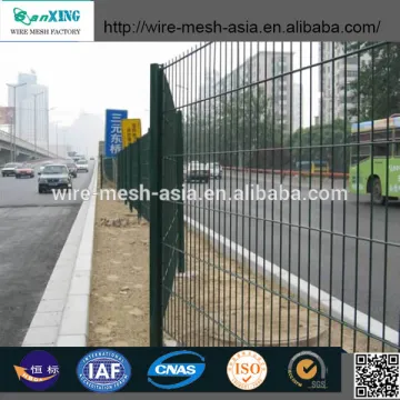 green wire mesh fence/pvc coated fence netting /beautiful grid wire mesh fence