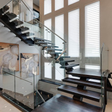 Mono Strigner Straight Modern Stairs with Metal Railing