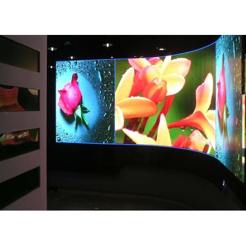 Black Mask Indoor Curved LED Display