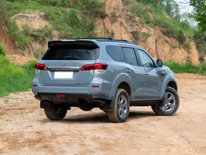 Dongfeng Nissan Paladin cost-effective comfortable mid-size SUV economical fuel vehicle with OTTC