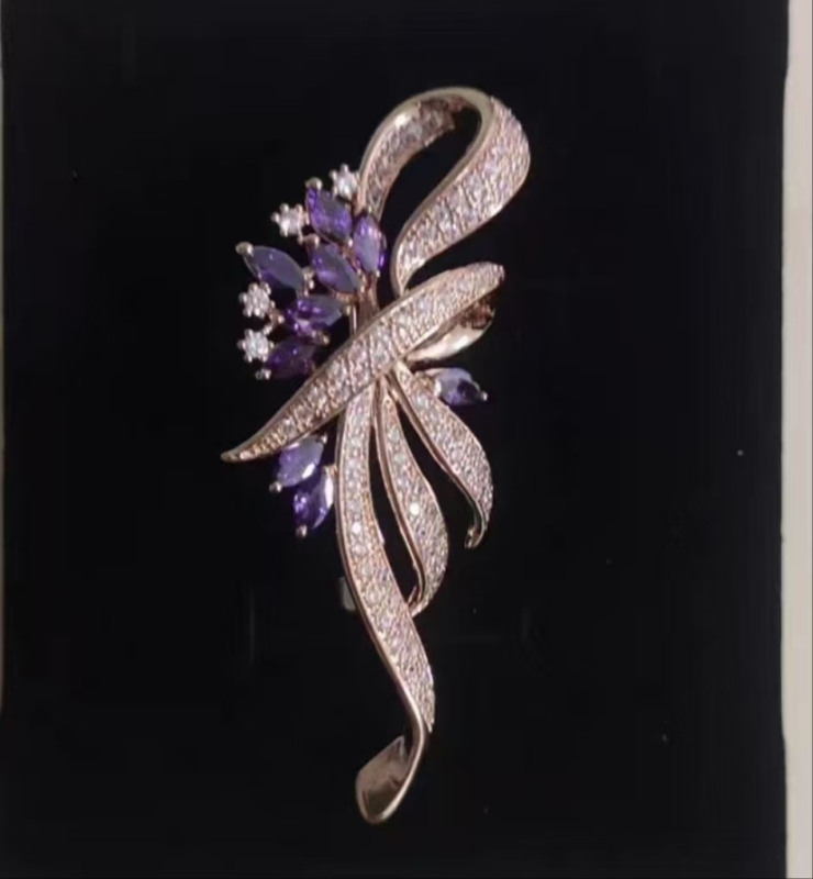 Ladies' suit brooch