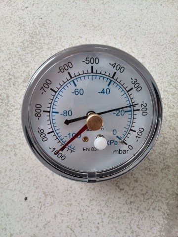 dual pointer pressure gauge