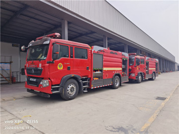 Camion antincendio ad acqua Howo da 7 m3