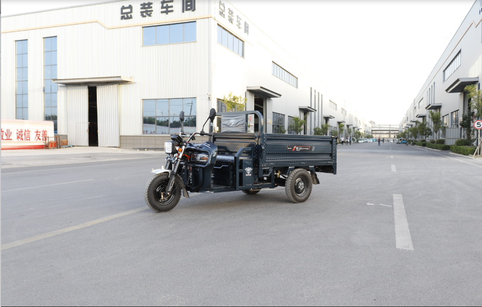 Agricultural tricycleCargo carrying and manned tricycle