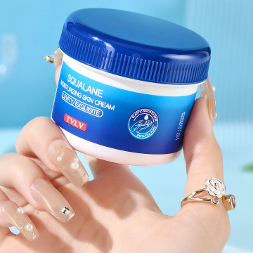 OEM 70G Doğal Beyazlatıcı Retinol C Vitamini Kadınlar için Yüz Kremi