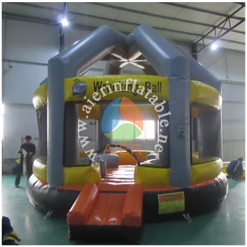 2017 Interesting inflatable wrecking ball /inflatable sports game