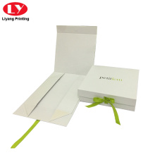 Custom White Foldable Magnetic Box with Ribbon