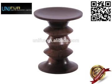 Famous backless wooden stool for bars and living rooms