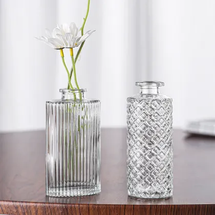Bulk Glass & Crystal Bud Vases for Centerpieces