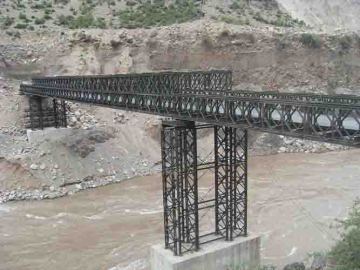 Strutture in acciaio a costruzione rapida forniscono il ponte Bailey