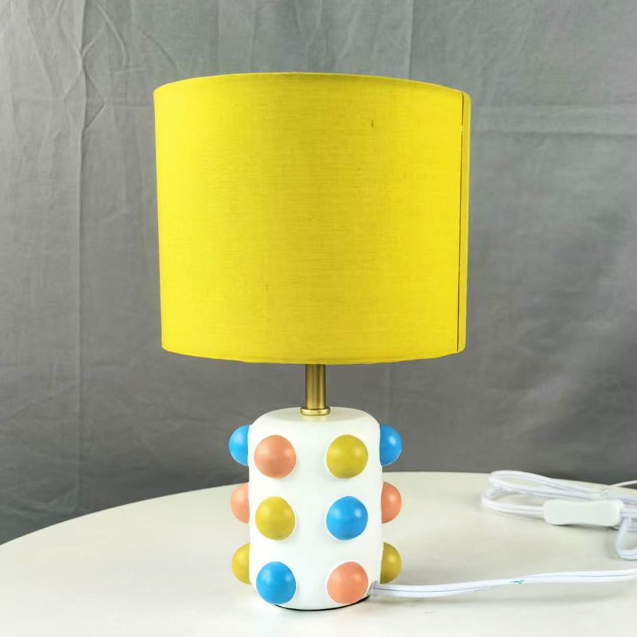 Resin base cloth cover decorative desk lamp (4)