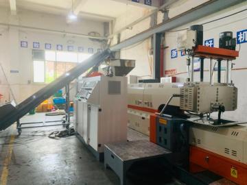 Waste Plastic HDPE Granulator LDPE Pellets Making Machine