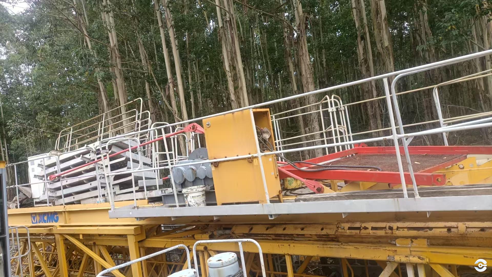 Second-hand tower crane for heavy construction lifting Second-hand tower crane for heavy construction lifting
