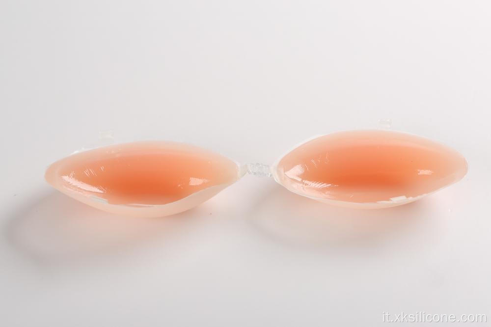 la tazza spessa della signora sexy raccoglie il reggiseno del silicone senza schienale