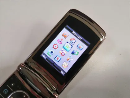 GSM-FIX Motorola RAZR2 V9 Original Unlocked Cheap Cell Phone