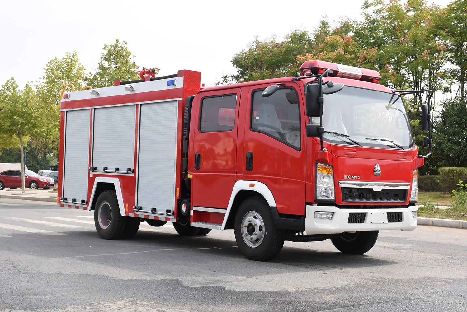 HOWO 4000L water tank fire truck