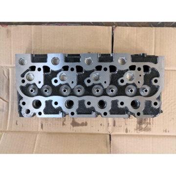 Kullanılmış motor silindir kafaları 15422-03044 15476-03040 Kubota V1702 V1902
