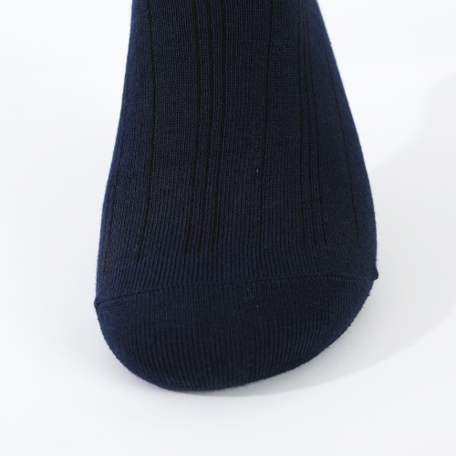 Breathable ODM Knitting Needle Crew Men Socks