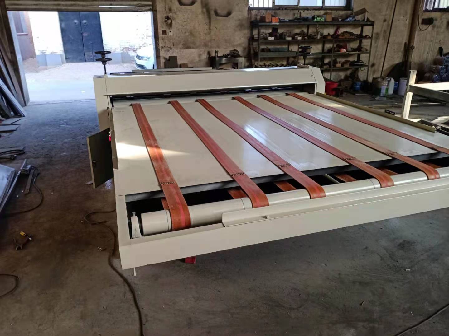 ML-1500/1600/1800 die cutting and creasing machine