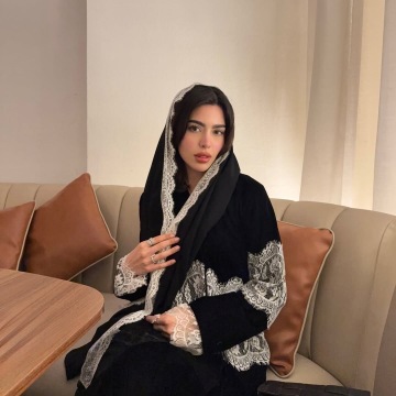 توری مشکی شیک عبایی با ست حجاب همسان