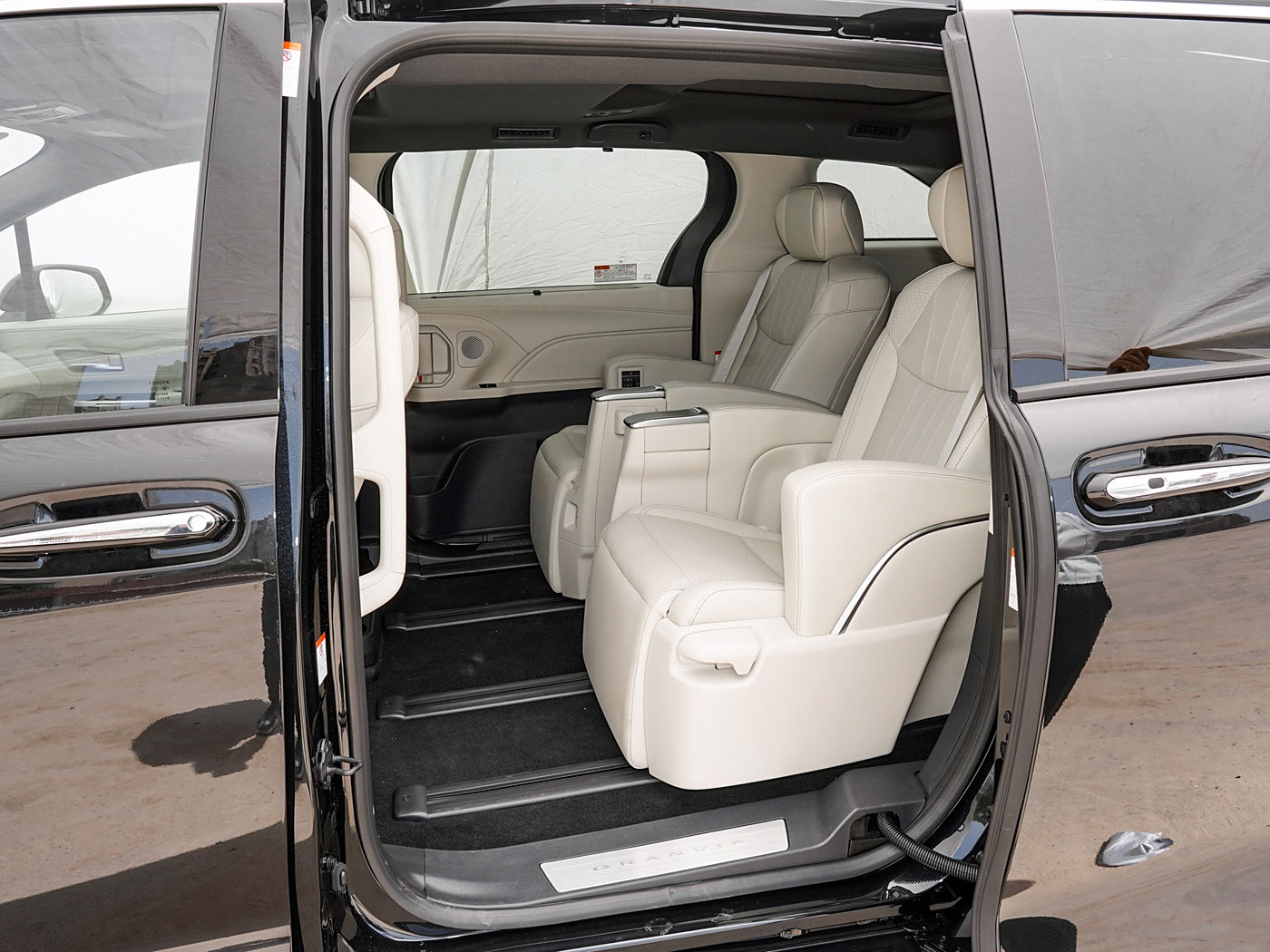 Commercial Vehicle VIP MPV Seats Toyota Granvia