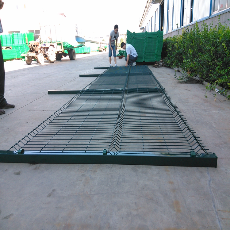 Garden bending welded fold mesh fence panel design