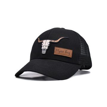 Topi trak mesh hitam dengan bersulam