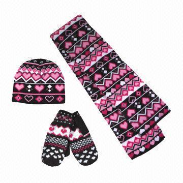 Knitted scarf with hat and gloves, jacquard, made of 100% acrylic