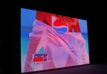P16mm Fullcolor Curtain LED Display
