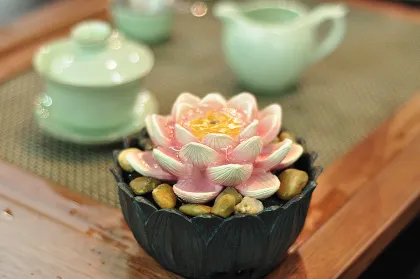 Table Fountain Lotus Blossom