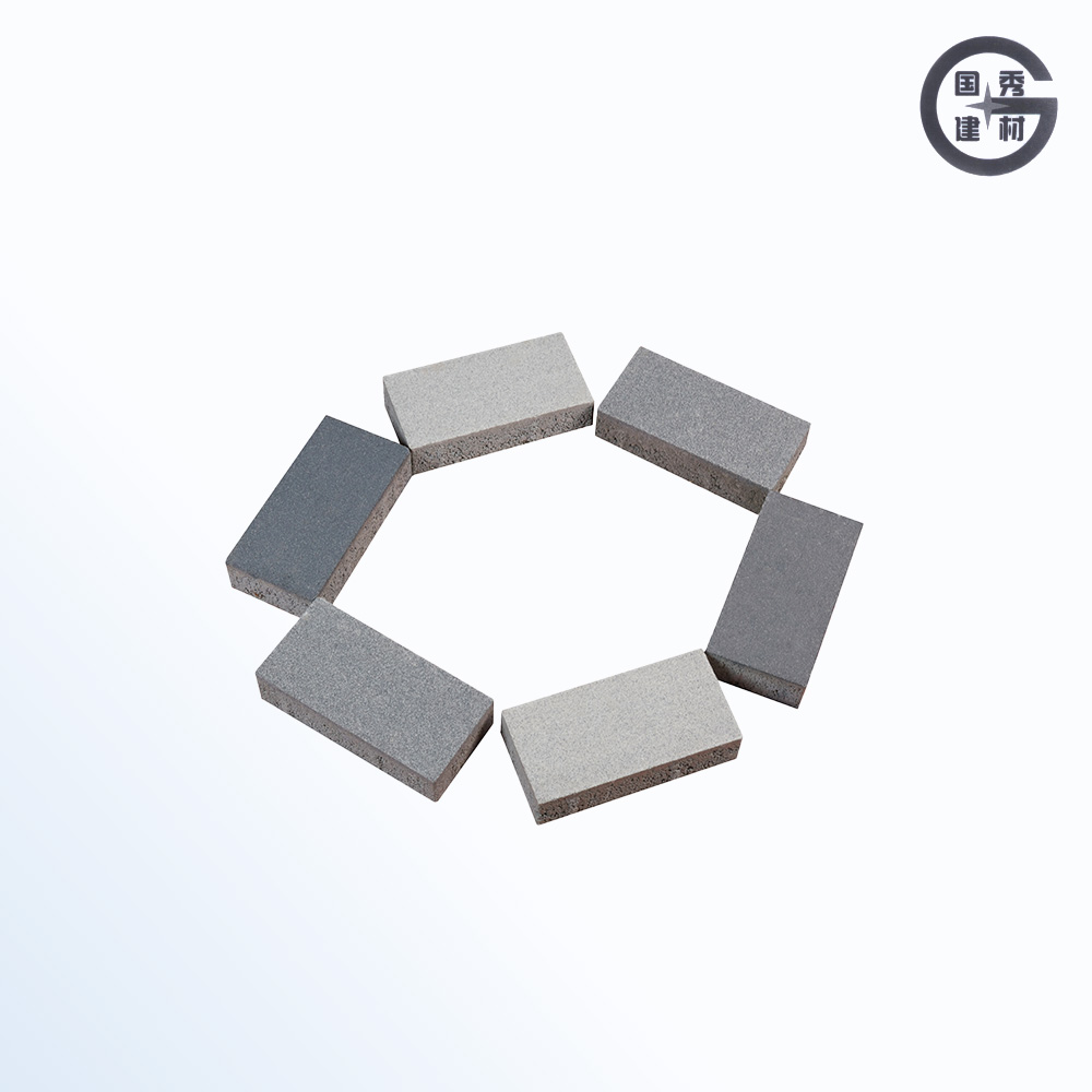 Разноцветный текстурированный тротуарный кирпич для улицы