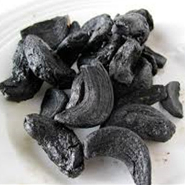 Peeled odorless black garlic