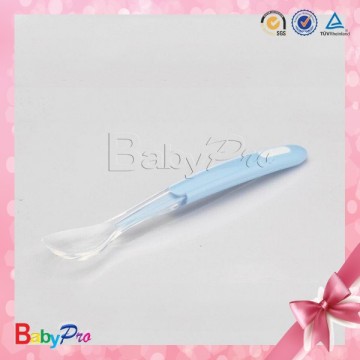 2015 new arrival hot sale safe baby silicone spoon