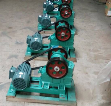 Rock stone sample making small jaw crusher