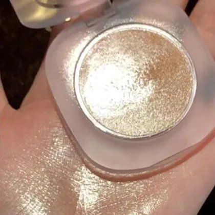 Makeup Diamond Highlight Cream, Shimmering Powder: Achieve Glowing Skin with Shiny Highlight Effects