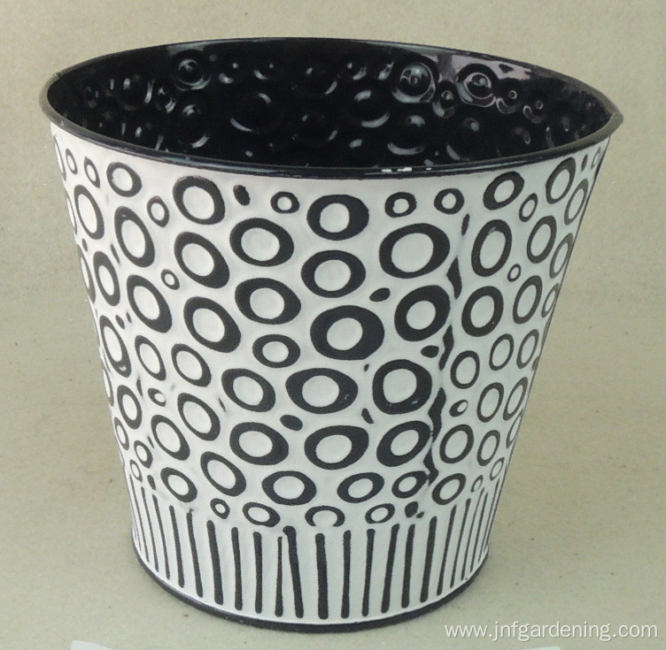 Color carved metal bucket