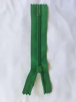 Jinjiang Tianyi Zipper Making Machines for Plastic Top Stop Pin Box Injection Molding" 

However, for better SEO and readability, you might consider:

"Tianyi Zipper Machines for Plastic Top Stop Pin Box Injection Molding