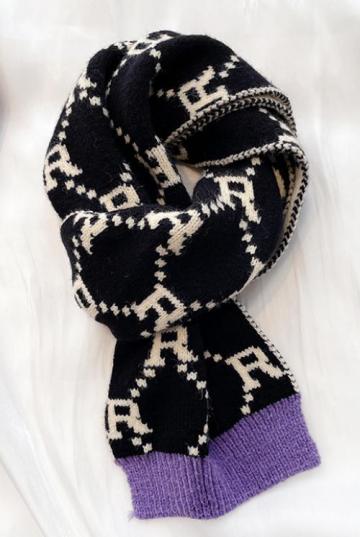 Ladies Woven Black and White jacquard scarf