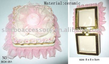 Ceramic gift jewelry case